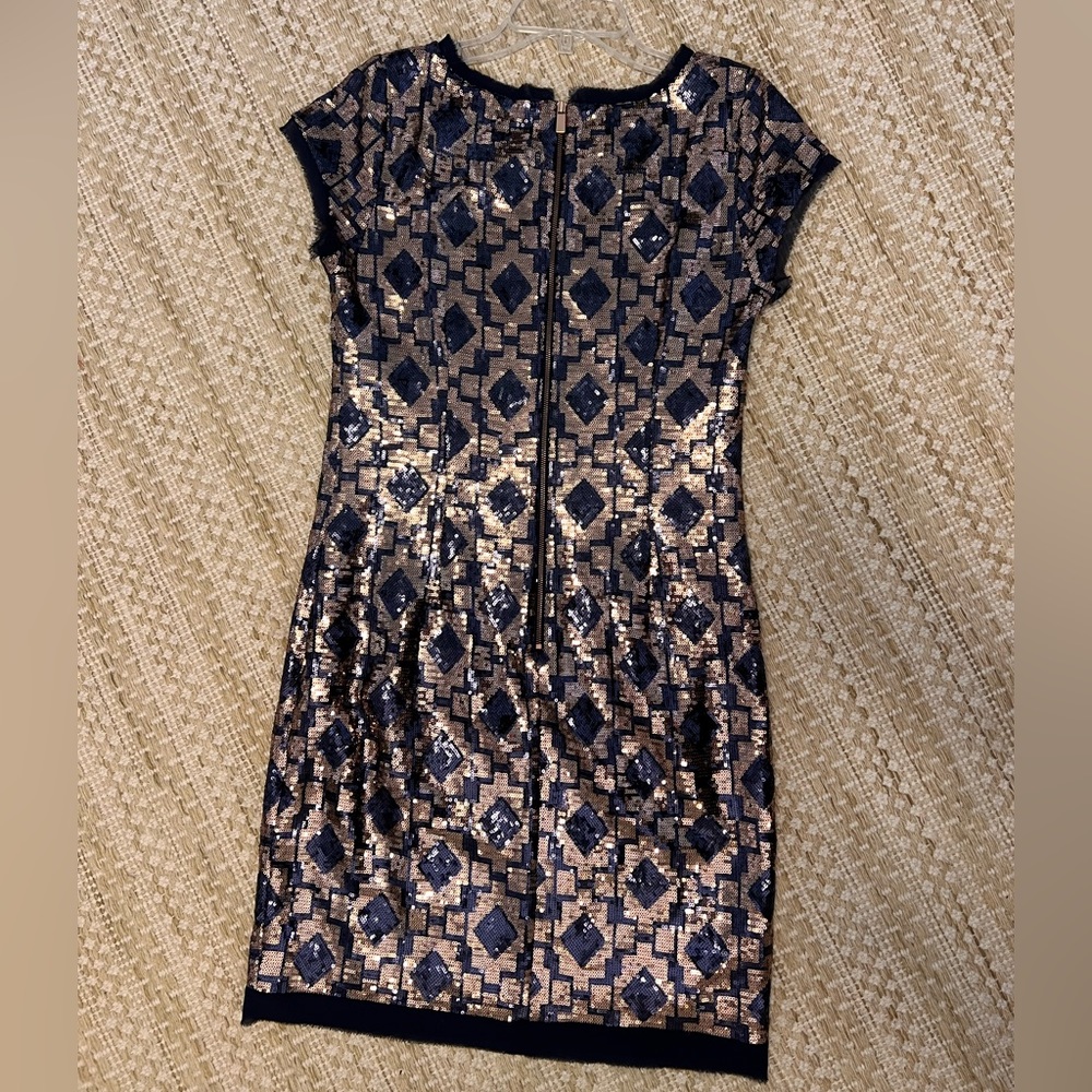 ✨VINCE CAMUTO SEQUIN MINI✨ - Picture 2 of 3
